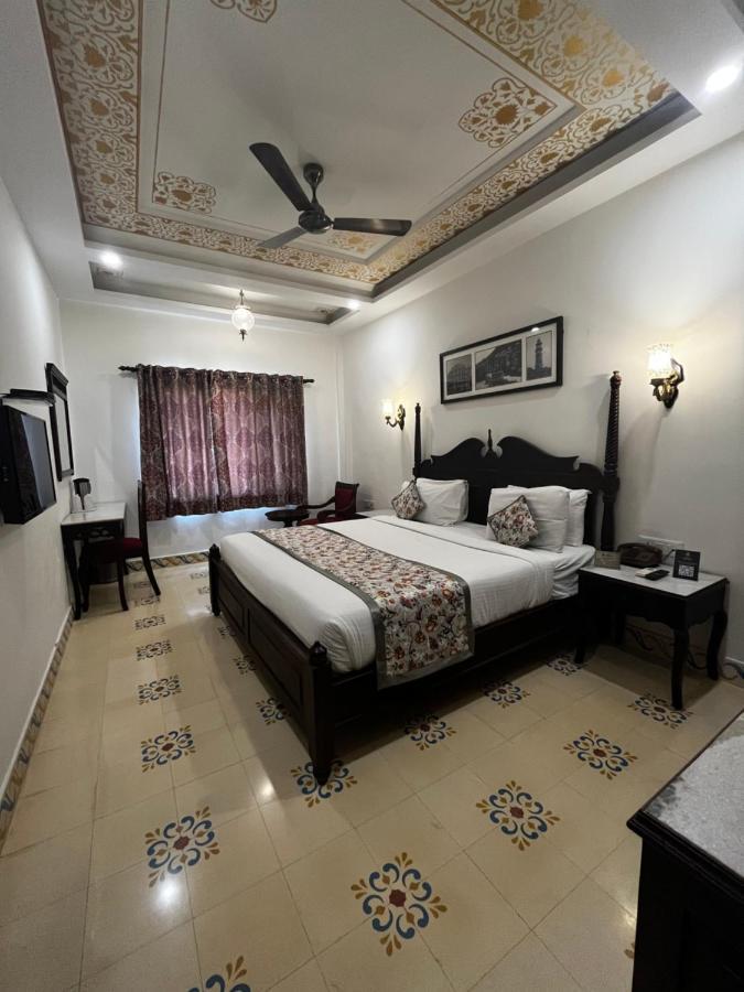 Ratnawali - A Vegetarian Heritage Hotel Jaipur Exterior foto